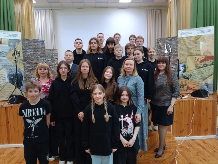 патриотический спектакль «Добрые дела. Новенький», который показали учащиеся школы 39.